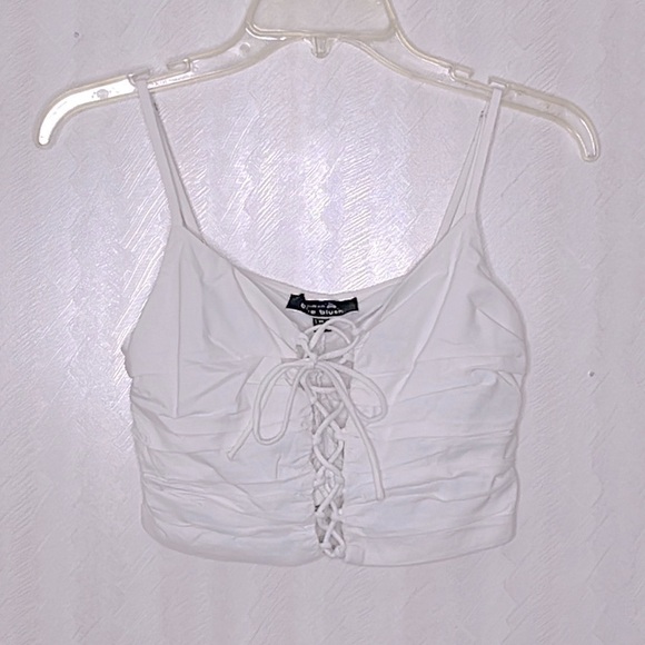 ❤️ 🆕 BLUE BLUSH white cries cross crop Top Size M - Picture 3 of 5